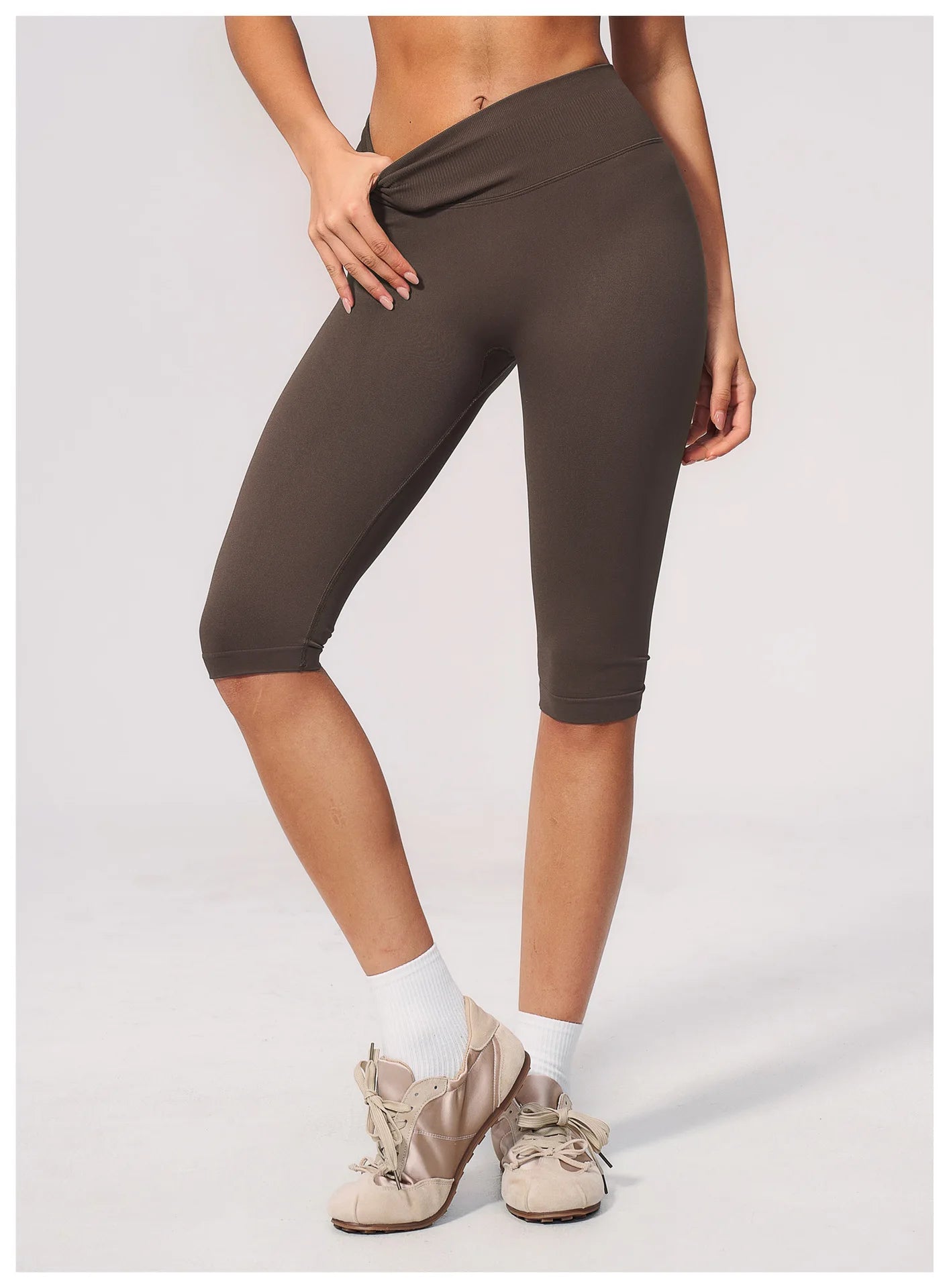 Women's Seamless Ribbed High Waist Yoga Capri Pants Tummy Control Butt Lifting Leggings Squat Proof 4-Way Running Workout Tights