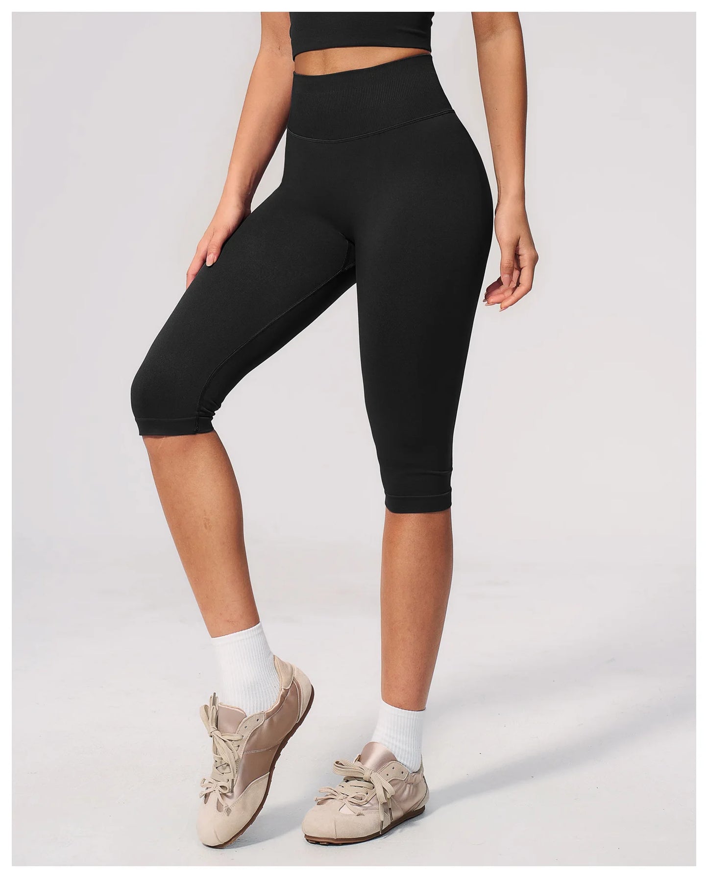 Women's Seamless Ribbed High Waist Yoga Capri Pants Tummy Control Butt Lifting Leggings Squat Proof 4-Way Running Workout Tights