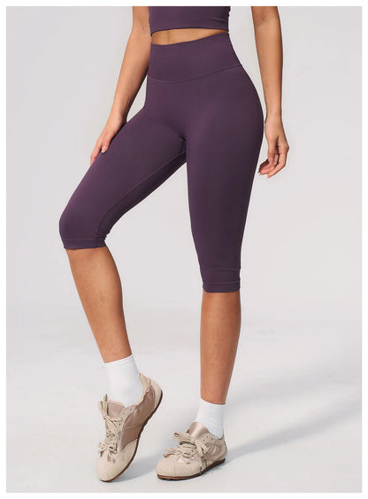 Women's Seamless Ribbed High Waist Yoga Capri Pants Tummy Control Butt Lifting Leggings Squat Proof 4-Way Running Workout Tights