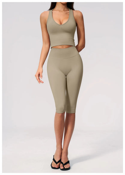 Women's Seamless Ribbed High Waist Yoga Capri Pants Tummy Control Butt Lifting Leggings Squat Proof 4-Way Running Workout Tights