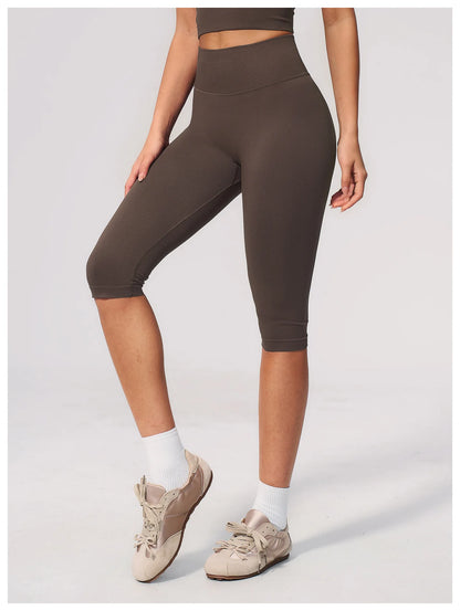 Women's Seamless Ribbed High Waist Yoga Capri Pants Tummy Control Butt Lifting Leggings Squat Proof 4-Way Running Workout Tights