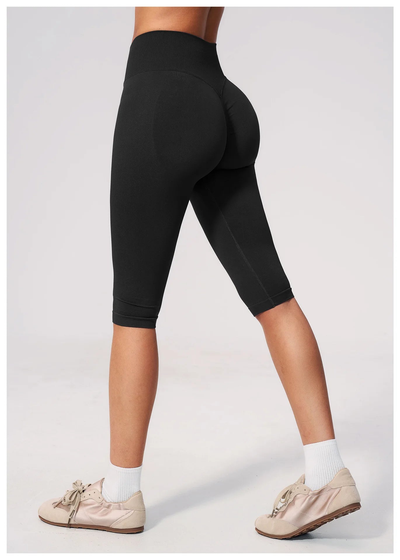 Women's Seamless Ribbed High Waist Yoga Capri Pants Tummy Control Butt Lifting Leggings Squat Proof 4-Way Running Workout Tights
